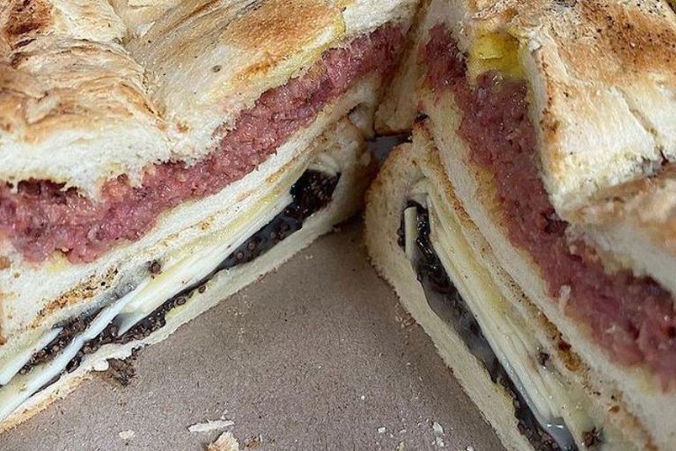 4 Roti Bakar Legendaris di Kota Bandung yang Wajib Kamu Coba