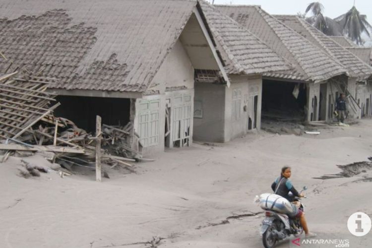 Update Bencana Erupsi Gunung Semeru Bpbd Ada 2 970 Rumah Rusak 14