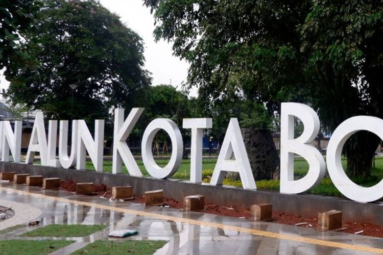 Gubernur Ridwan Kamil Resmikan Alun Alun Kota Bogor Tanda Cinta Dari