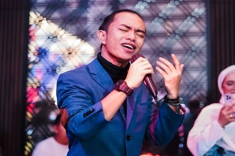 Chord Gitar Mudah Buih Jadi Permadani Dinyanyikan Zinidin