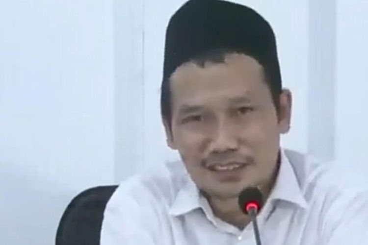 Apa yang Dilakukan Saat Bekerja Dengar Adzan? Ini Jawaban Gus Baha