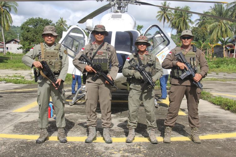 Kapolda Sulteng Pimpin Pencarian 3 DPO Teroris Poso di Wilayah Sigi dan Poso gunakan Helikopter