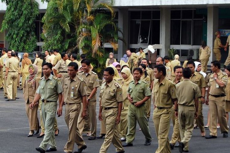 100.000 Lebih PNS di Kementerian Agama Dinilai Yaqut Cholil Tak Profesional