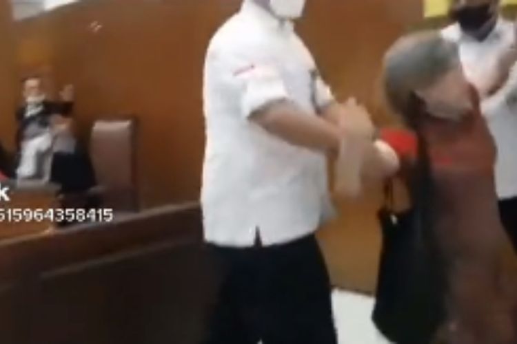 Viral Video Hakim Pn Jakarta Selatan Diduga Hilangkan Barang Bukti