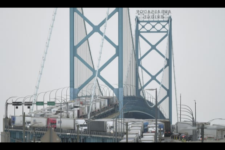 Police arrest Canadian truckers blocking main bridge to US