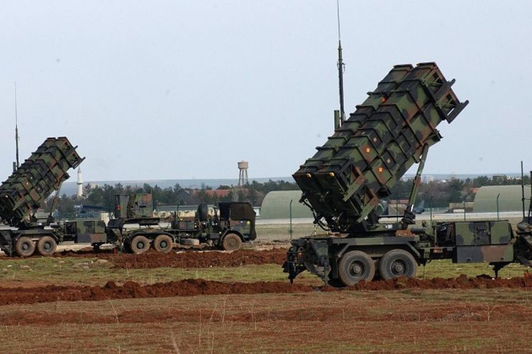 Competing the Strength of the US-made Patriot Missile System and the Russian S-400 in the Face of Enemy Air Strikes, Which is Better?