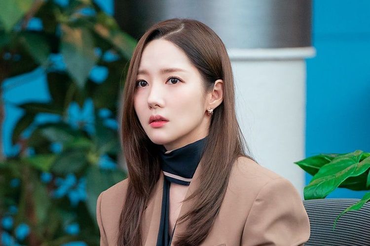 Pernah Dirumorkan Kencan dengan Park Seo Joon, Park Min Young Angkat