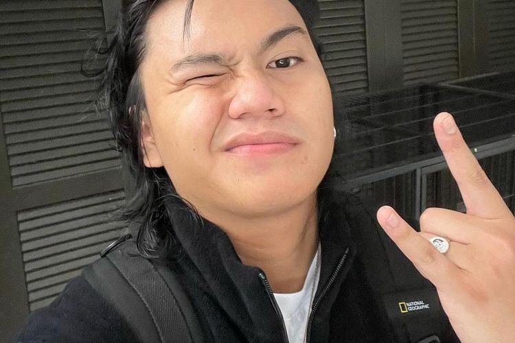 Lirik dan makna lagu blue jeans by gangga menceritakan tentang