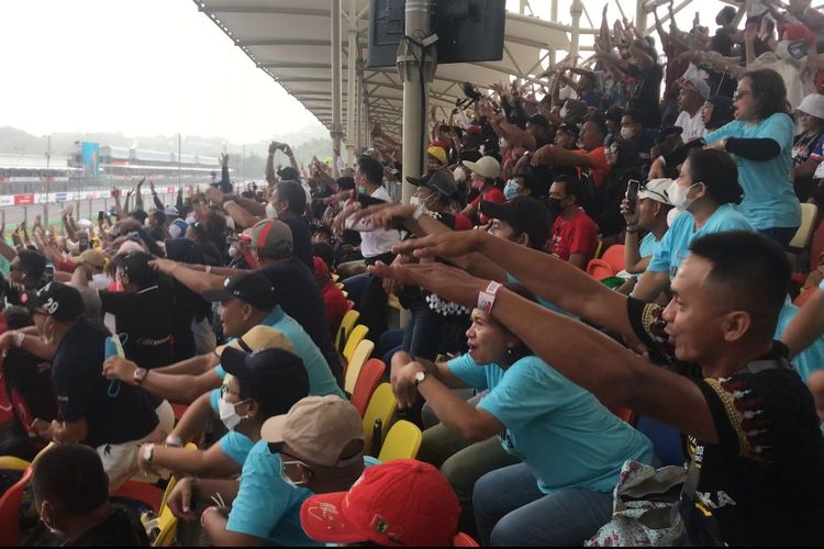 Hotel Mandalika Penuh, Sandiaga Uno Minta Pengunjung MotoGP Indonesia Tinggal di Rumah Warga!