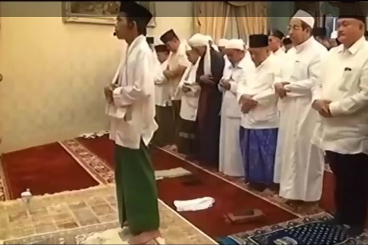 Begini Bacaan Bilal Sholat Tarawih Dan Witir Di Bulan Ramadhan ...