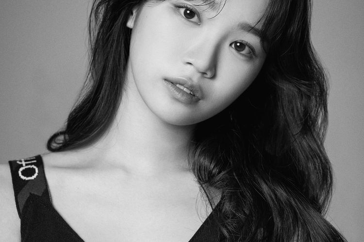 Profil Dan Biodata Kim Chaewon Member Keempat Sekaligus Leader