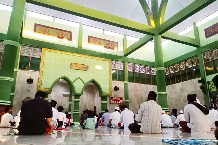 Lengkap Dengan Tulisan Arab Dan Latin, Berikut Bacaan Bilal Sholat Idul ...