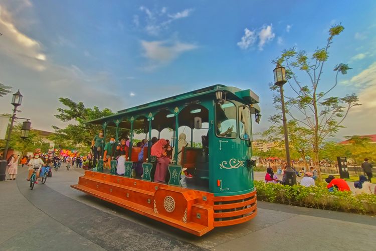 Bus Wisata Bandros di Kiara Artha Park Diminati Warga, Cuman Segini Loh  Tarifnya! - Pikiran Rakyat Cianjur