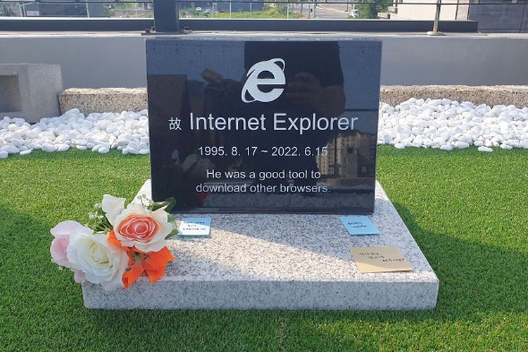 Viral Tombstone Commemorating Internet Explorer, South Korean Engineer Opens Voice