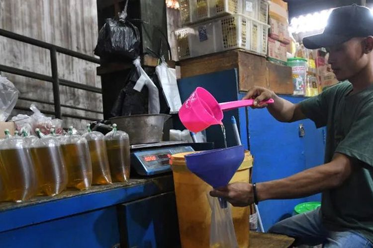 Ingin Beli Minyak Goreng Curah Rakyat Rp Per Liter Berikut Cara Cek Lokasi Pengecer