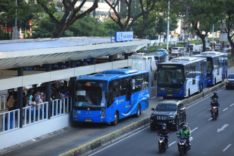 Imbas Penutupan Halte Harmoni, Berikut 12 Rute Transjakarta yang Mengalami Perubahan