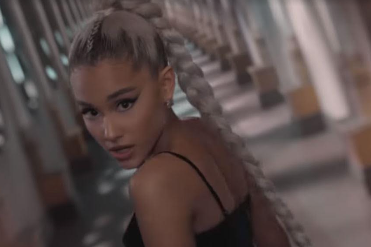 Lirik Lagu Side To Side – Ariana Grande Dan Fakta Di Baliknya