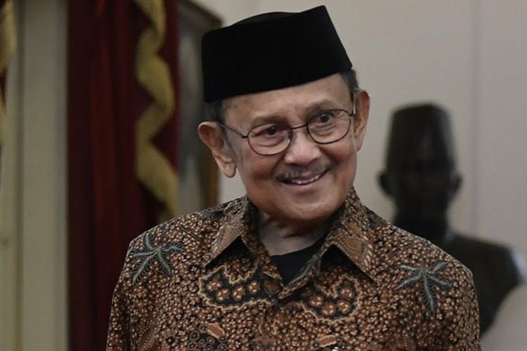 Mengenal Sosok BJ Habibie, Bapak Teknologi Indonesia Yang Visioner