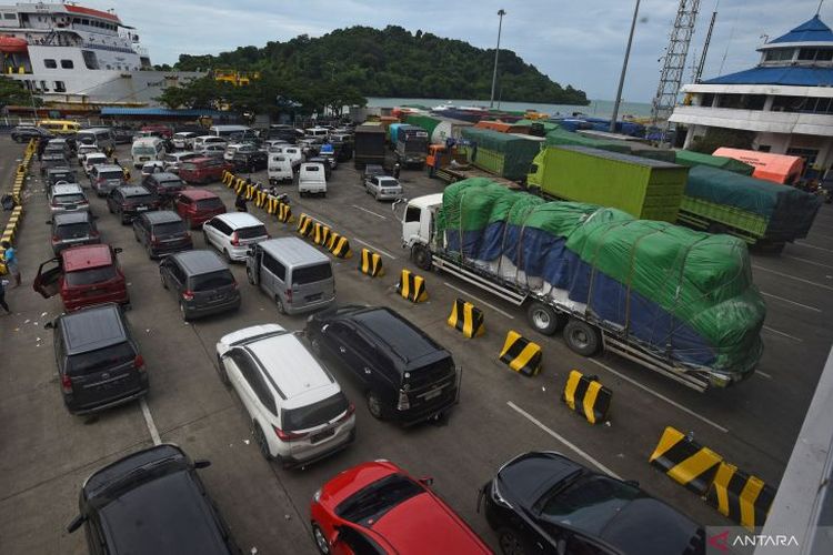 Situasi Pelabuhan Merak Banten Jelang Nataru: Ada Peningkatan, Puncak Diprediksi pada 23-24 Desember 2022