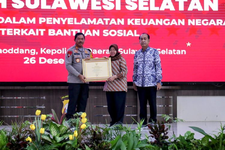 Selamatkan Keuangan Negara dari Korupsi Bansos, Mensos Risma Berikan Penghargaan ke Polda Sulawesi Selatan