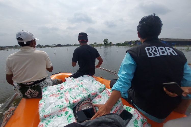 Cepat Tanggap, BRI Peduli Salurkan Bantuan ke Masyarakat Terdampak Banjir Semarang & Demak