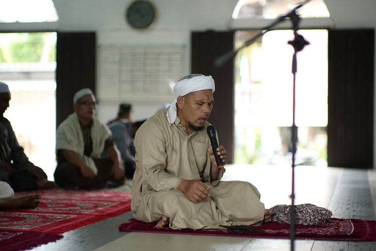 Naskah Khutbah Jumat Edisi Januari Dengan Tema Solusi Terbaik Mengatasi Musibah Di Dalam