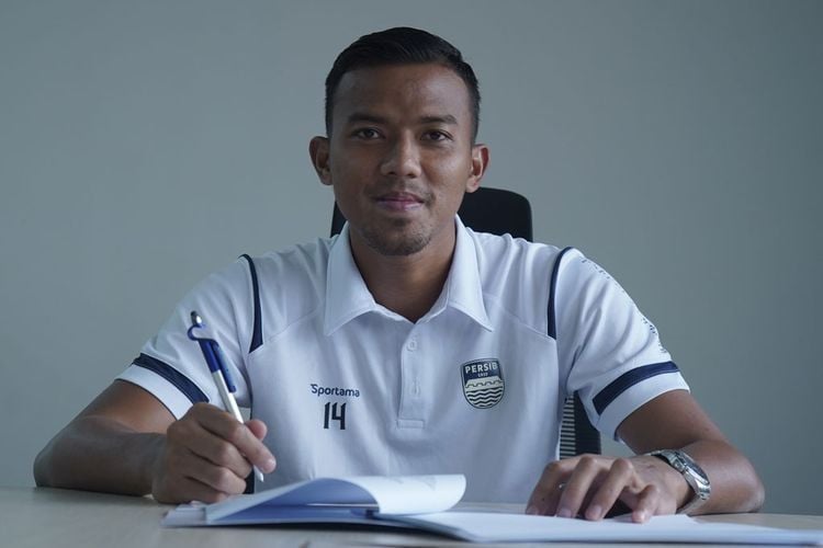 Persib Bandung Perpanjang Kerja Sama dengan Teja Paku Alam