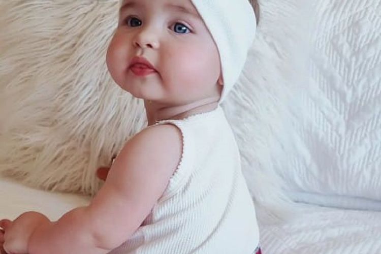 33 Nama Bayi Perempuan Islami Sansekerta Aesthetic Modern Awalan R Dan ...