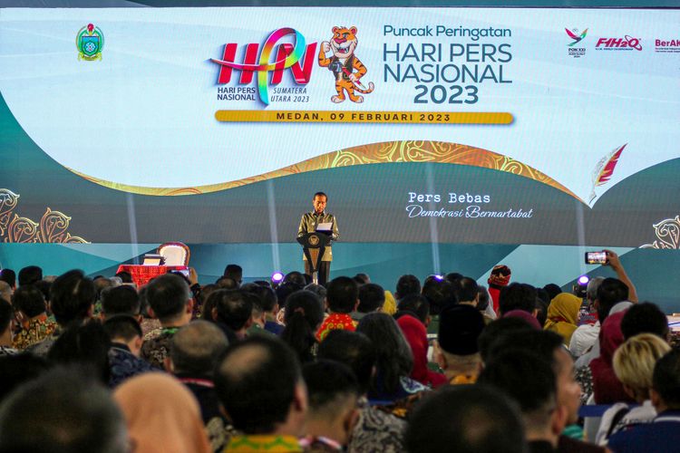 Jokowi Soroti Masalah Pers Hari Ini: Jurnalisme Autentik Tergerus Konten Recehan dan Sensasional