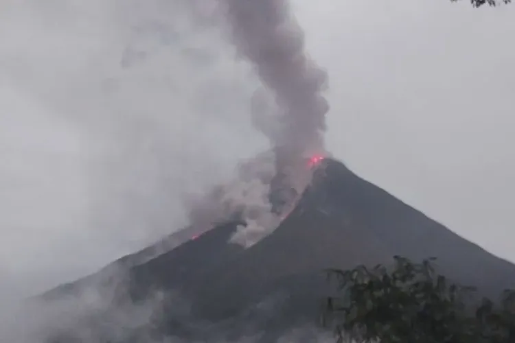 PVMBG: Gunung Karangetang Sulut Muntahkan 145 Juta Meter Kubik Magma