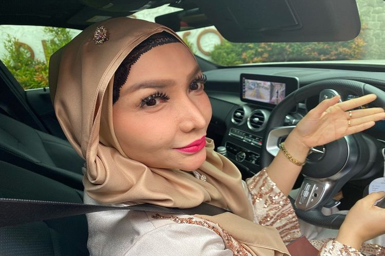 Roro Fitria Sebut Venna Melinda Gelar Pengajian agar Hati Tenang Jelang Sidang Perceraian