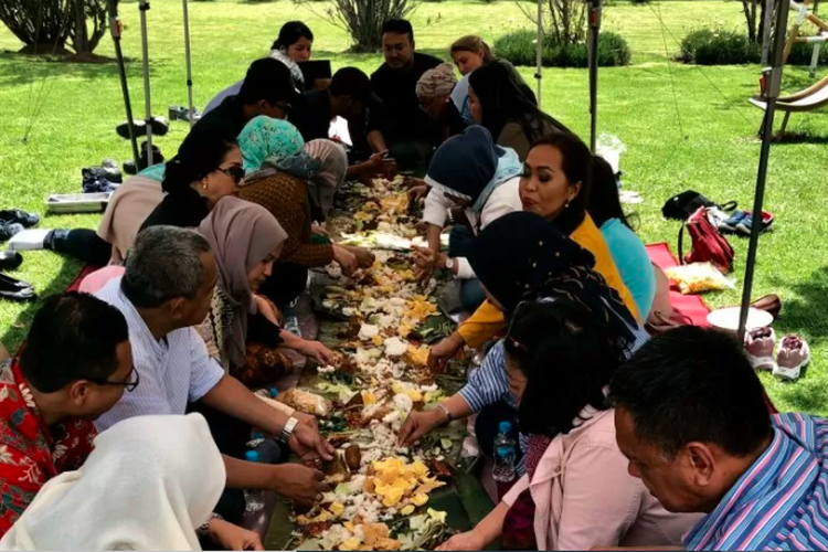 14 Tradisi Unik di Indonesia dalam Menyambut Bulan Suci Ramadhan yang Selalu Bikin Rindu