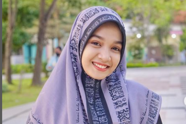 Profil Dan Biodata Ning Umi Laila Ustadzah Cantik Milenial Dari Surabaya Yang Tengah Viral