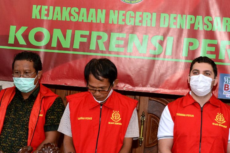 Roundup: 3 WNI dan 2 WNA di Bali Ditetapkan sebagai Tersangka Kasus Kepemilikan KTP