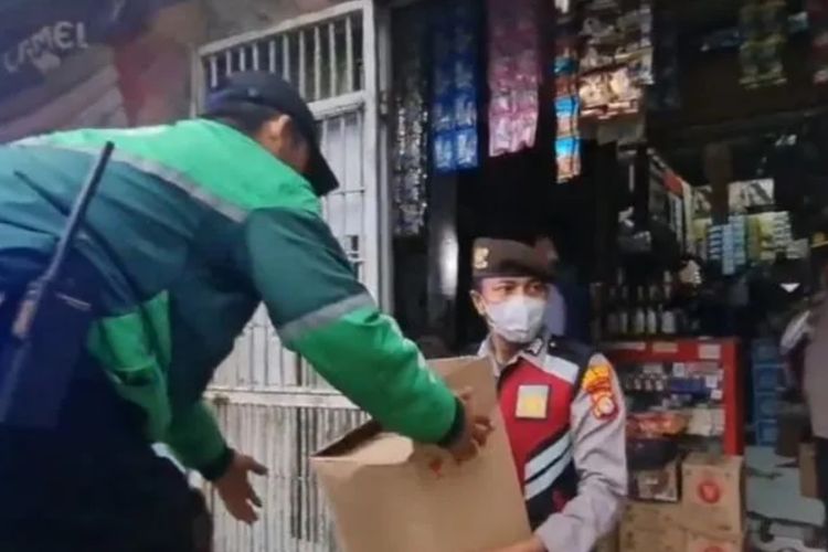 Polisi Gerebek Gudang Miras Berkedo Warung Sembako di Kalideres Jakbar
