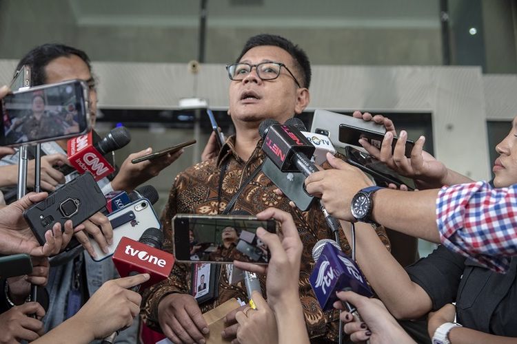 Sempat Dipecat Firli Bahuri, Endar Priantoro Kembali ke KPK