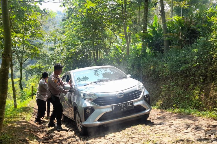 Niat Lewat Jalan Tikus Hindari Kemacetan Jalur Sukabumi-Bogor, Banyak Kendaraan yang Justru Nyasar ke Hutan