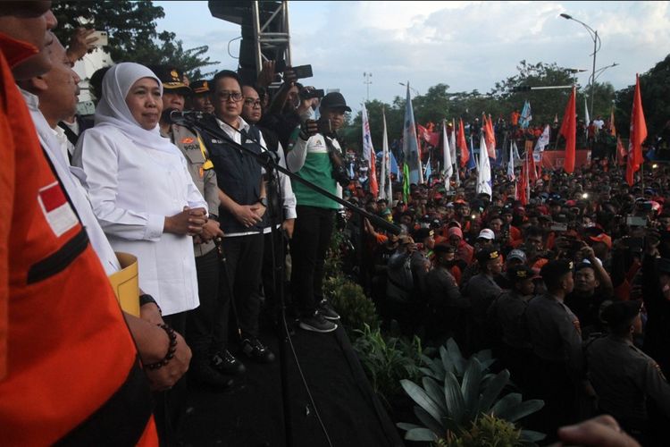 Janji Kawal Tuntutan Buruh, Khofifah: Ingatkan Saya Jika Ada yang Terlewatkan