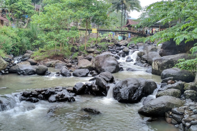 Mengenal Wisata Alam Cireong Park Sungai Tersembunyi Di Ciamis Yang