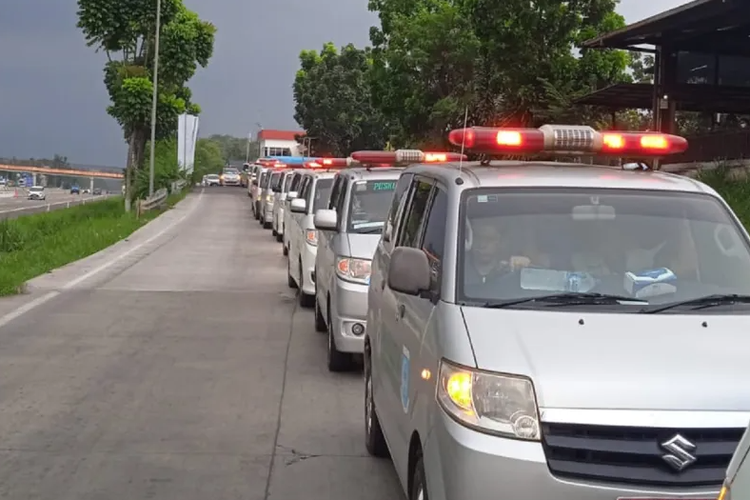 Puluhan Ambulans Dikerahkan ke Tegal, Bawa Korban Tragedi Bus yang Terguling di Objek Wisata Guci