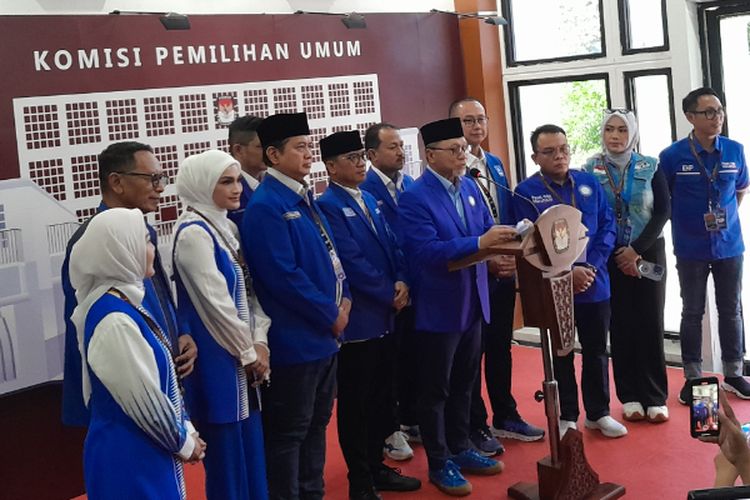 Pemilu 2024, Zulkifli Hasan Targetkan 100 Kursi untuk PAN di DPR