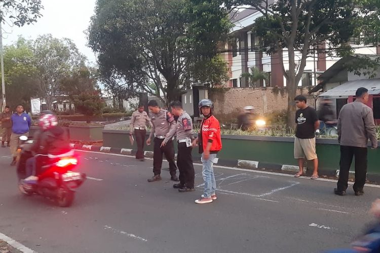 Lakalantas Di Soreang Bandung, Pengendara Sepeda Motor Meninggal Dunia ...