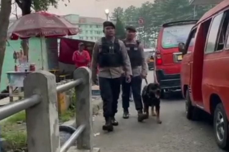 Polisi di Cimahi Patroli Bawa Anjing K9, Warga: Jarang Lihat Anjing ke Tempat Wisata