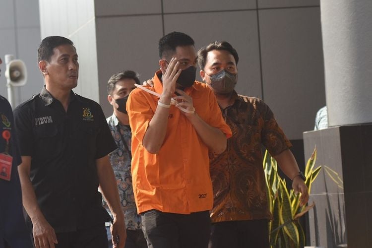 Beredar Video Mario Dandy Pasang Kabel Ties ke Tangan Sendiri, Netizen: Berasa Hukum Dia yang Punya