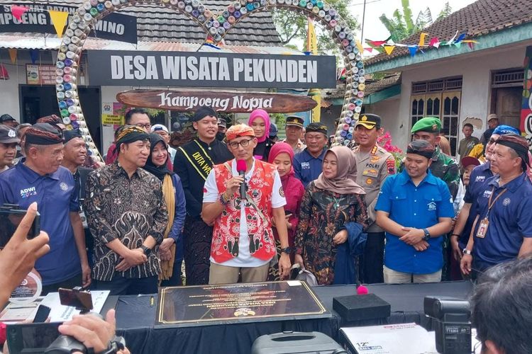 Sandiaga Uno Bikin Nopia Sekaligus Resmikan Desa Wisata Pekunden ...