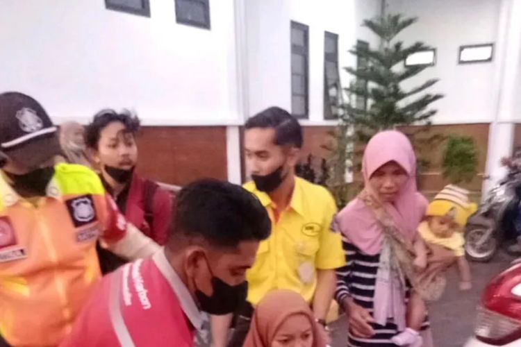 Kronologi Wanita Penumpang Commuter Line Dhoho Melahirkan di Toilet Kereta