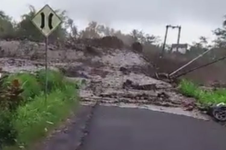 Banjir Lahar Dingin Terjang Lumajang, Tiga Orang Meninggal