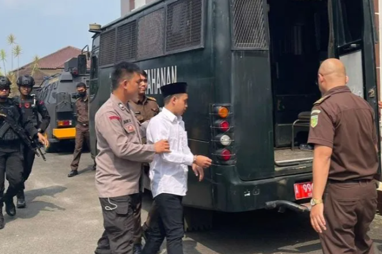 Terobosan Hukum PN Pandeglang, Larang Pelaku Revenge Porn Akses Internet 8 Tahun