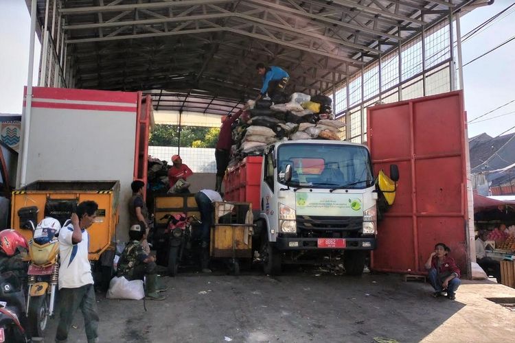 Terdampak Sanksi KLHK Terkait TPA Sarimukti, Pemkot Cimahi Genjot Pemilahan Sampah Rumah Tangga