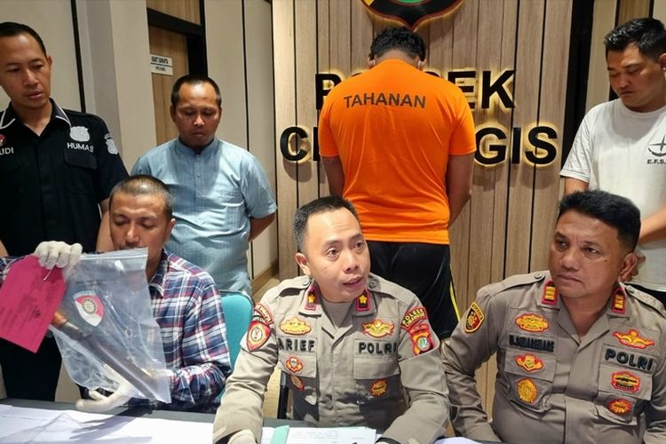 Pembelaan Anak yang Bunuh dan Bacok Ayah Ibu di Depok, Bantah Tuduhan Gelapkan Uang Keluarga